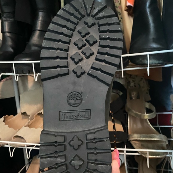 Black timberland boots, used but in good condition men’s size 6.5 - Picture 2 of 3